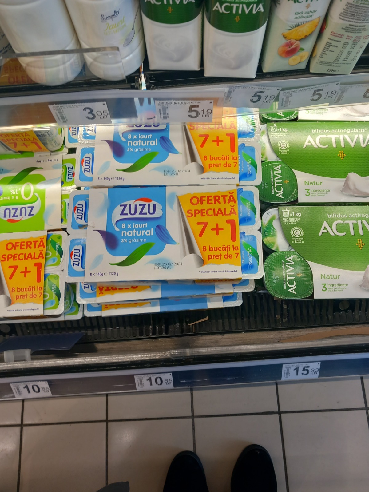 FOTO: Carrefour-ul de la Potcoava amendat de Protecţia Consumatorilor
