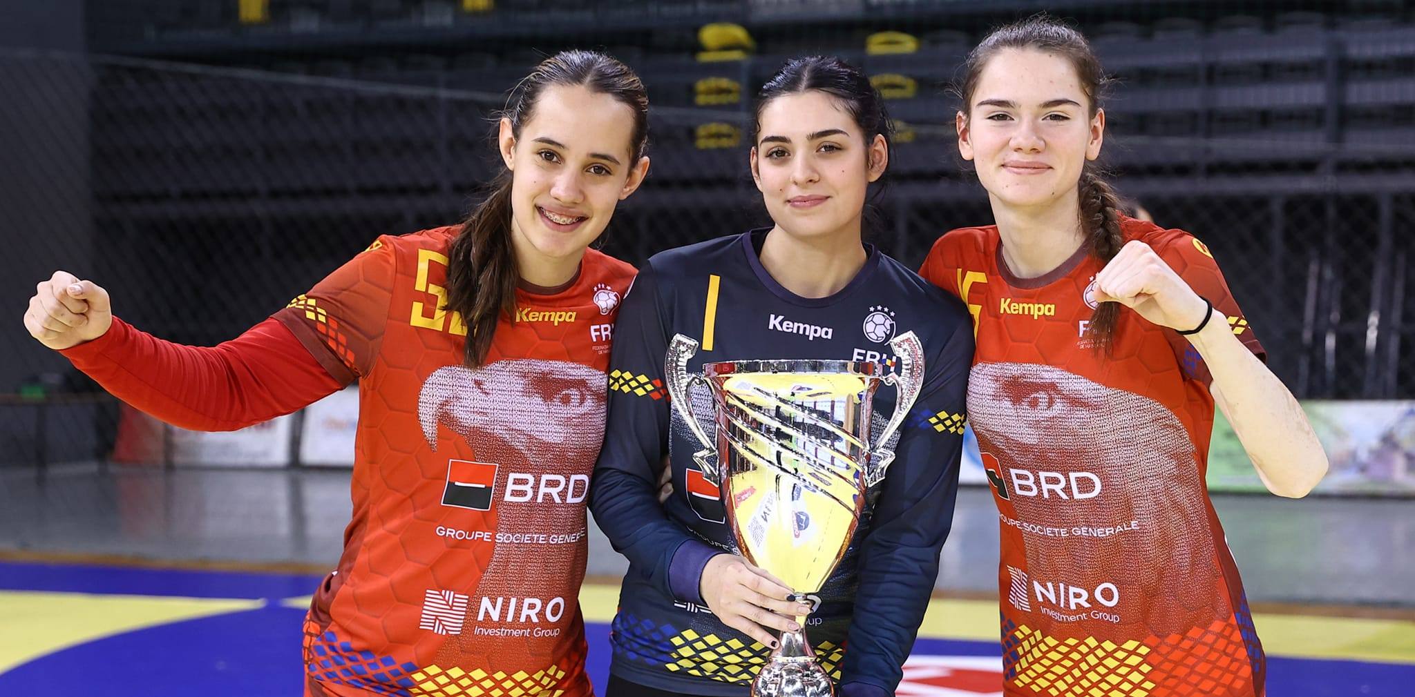 Olimpicele Ana Maria Gavrilă, Andreea Pisiceanu şi Daria Mihăilă au jucat pentru România la Trofeul Carpaţi