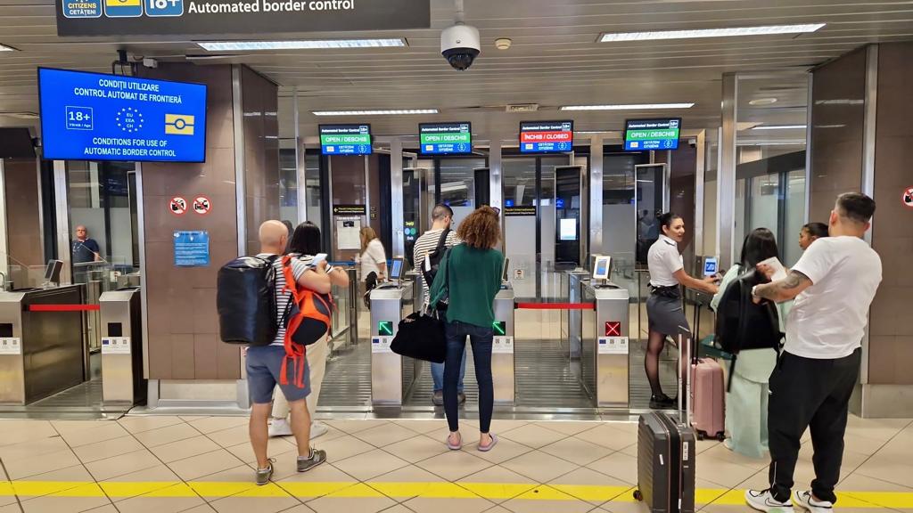 SCHENGEN aerian şi maritim: Data de la care românii nu vor mai arăta buletinul la graniţe