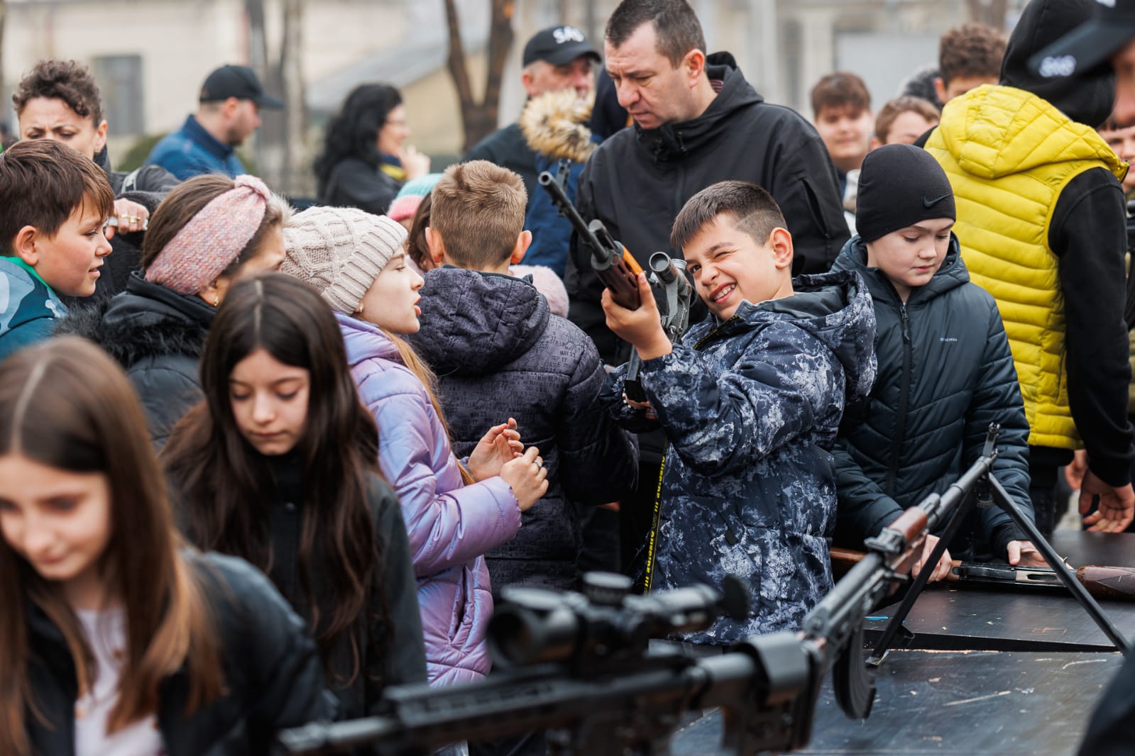 VIDEO: Copiii au umplut curtea sediului IPJ Galaţi, de Ziua Poliţiei Române