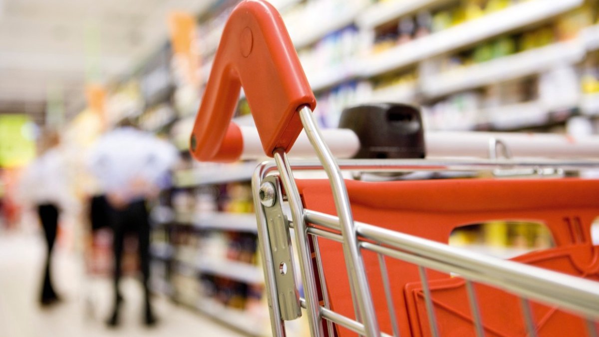 Galaţi: Inspectorii de muncă au descins la supermarket