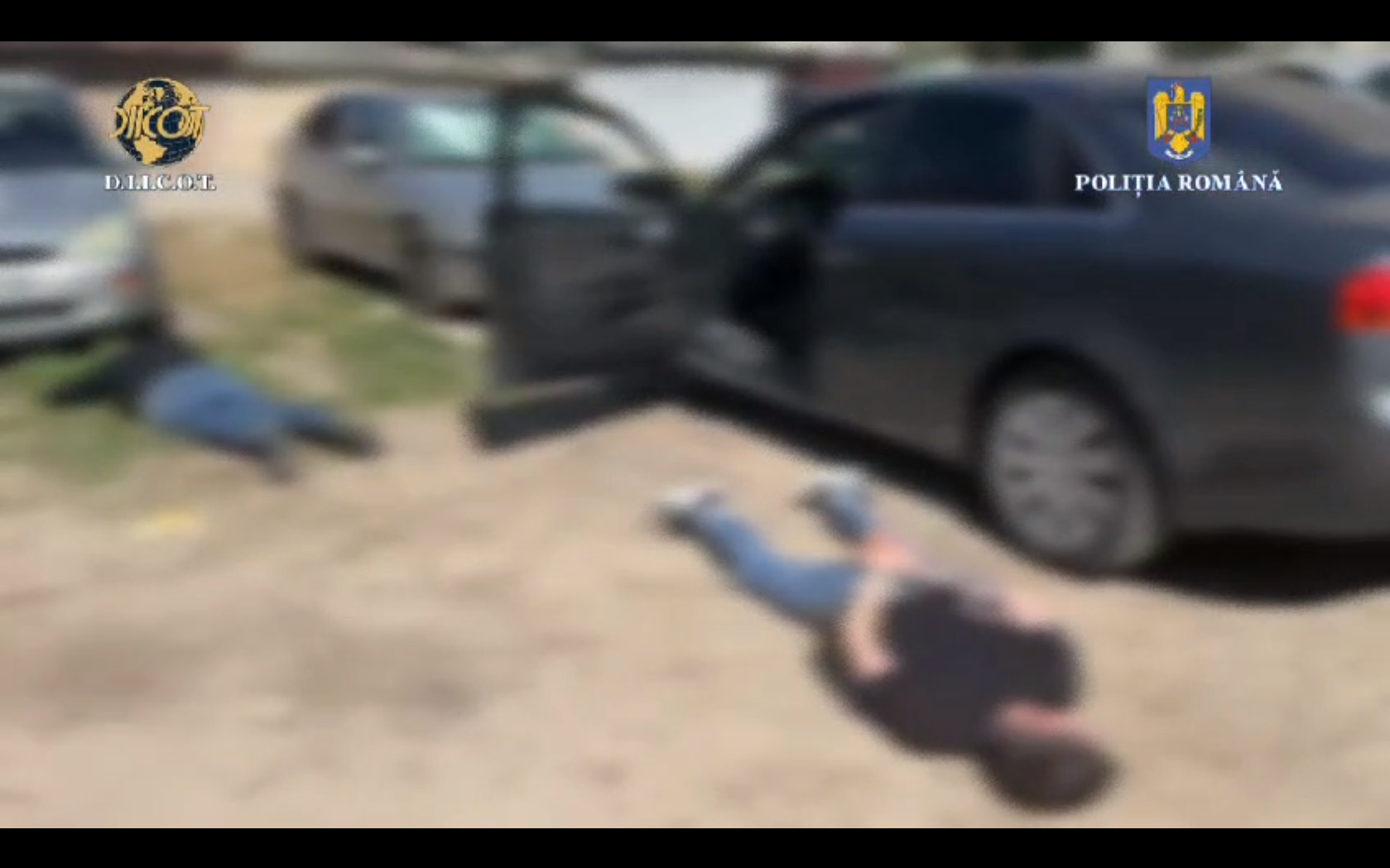 VIDEO: Dealeri de droguri prinşi în flagrant la Galaţi! Unul avea sub 18 ani