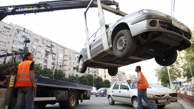 Galaţi: Poliţia Locală ridică maşini tot weekendul, în tot oraşul