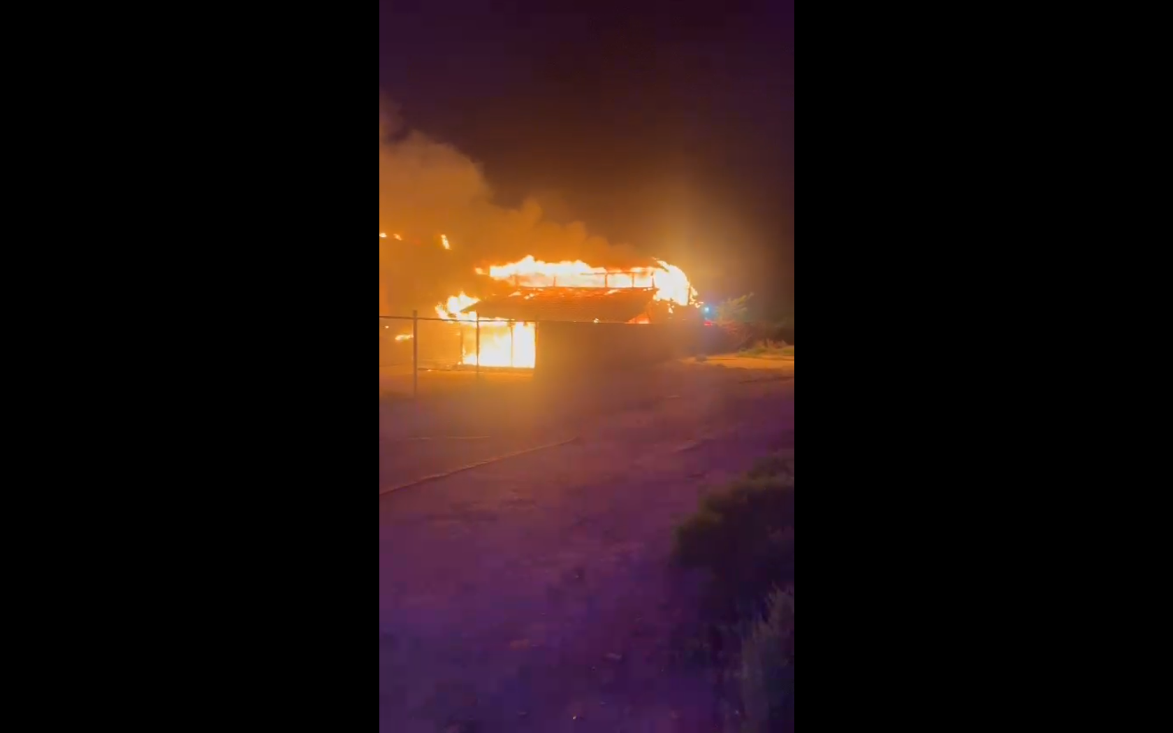 VIDEO: Bar şi spălătorie auto incendiate intenţionat, la Tuluceşti