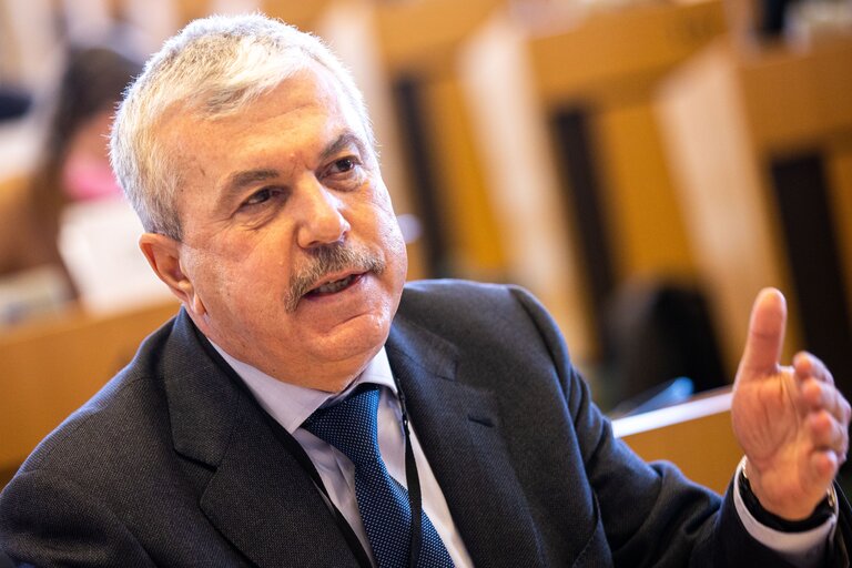 Dan Nica a cerut Comisiei Europene să ia măsuri imediate pentru a proteja producţia de oţel în Europa