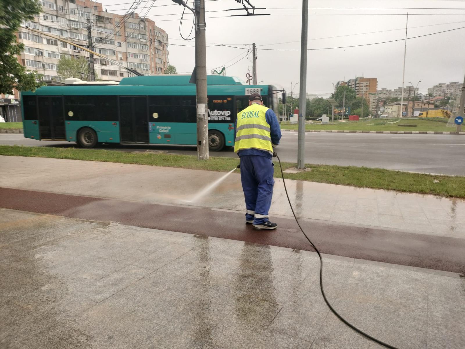 Praf saharian în Galaţi: SP Ecosal, acţiuni de curăţenie toată ziua (FOTO)