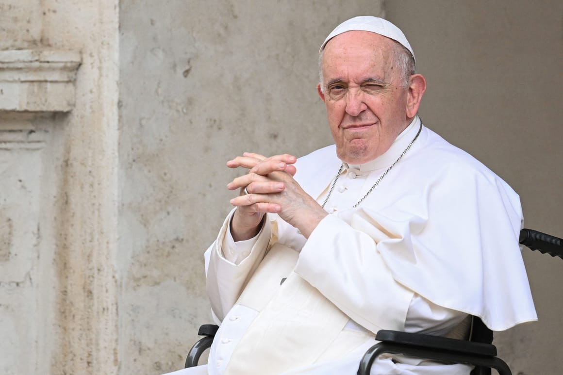Papa Francisc va participa la summitul G7 privind inteligenţa artificială