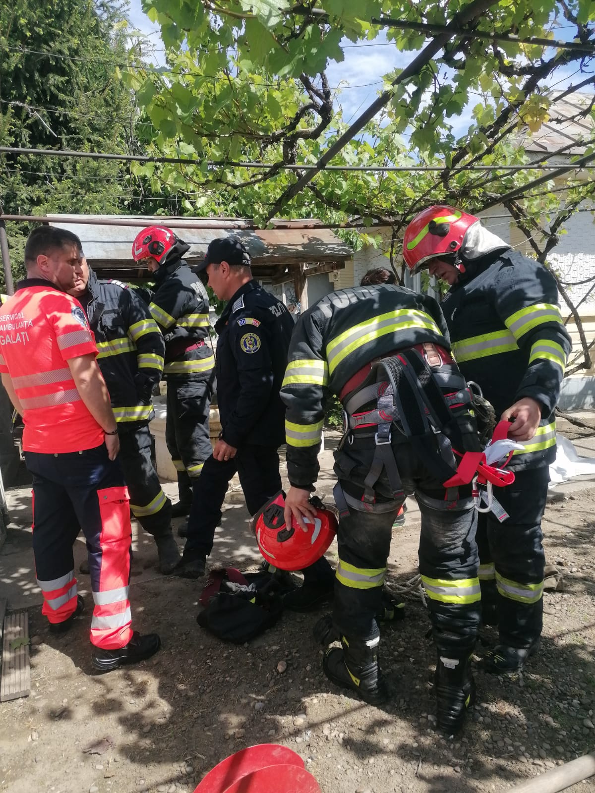 Tragedie în Săptămâna Mare la Galaţi: Bărbat scos mort din fântână (VIDEO)