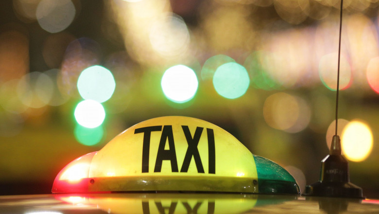 Galaţi: Şofer şi pasageri prinşi drogaţi în taxi înainte de Înviere