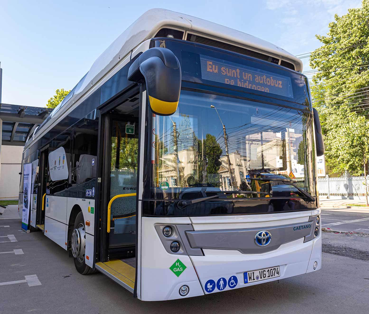 FOTO: Autobuzul cu hidrogen a intrat pe traseu în Galaţi