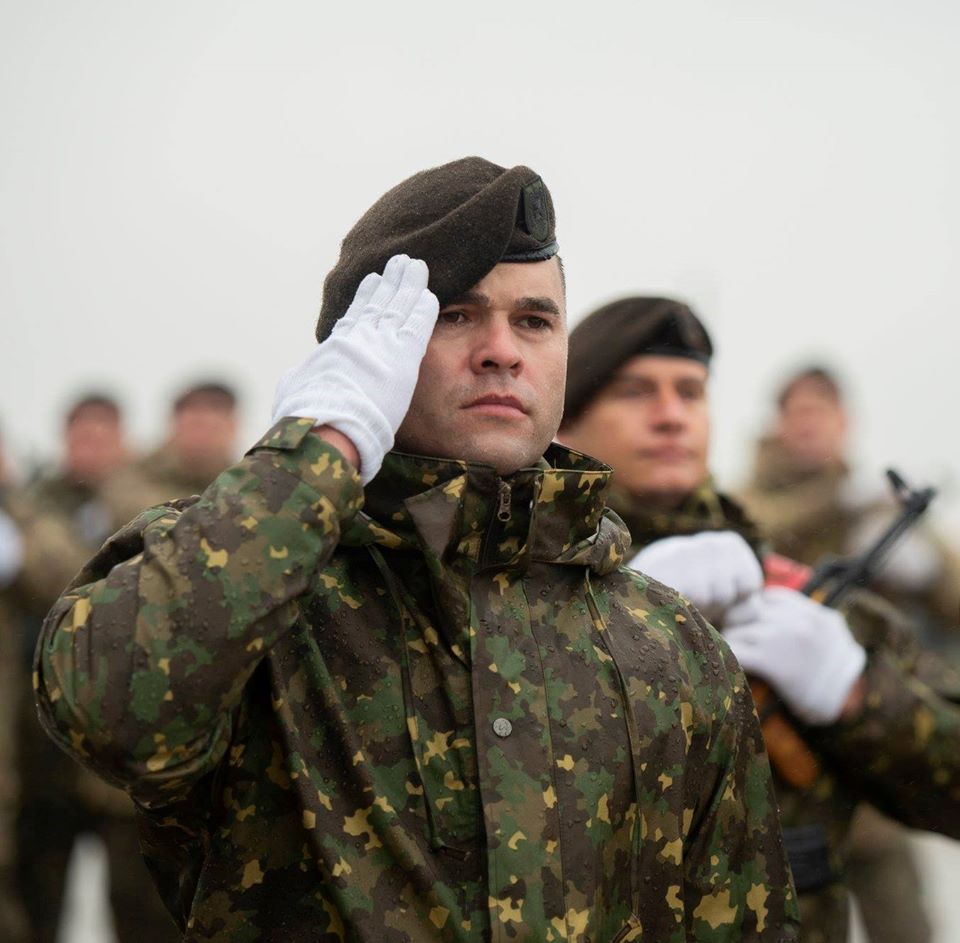 În garnizoana Galaţi, armata scoate la concurs peste 100 de posturi de soldaţi profesionişti
