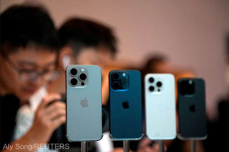 Apple reduce preţurile la telefoanele mobile inteligente vândute în China