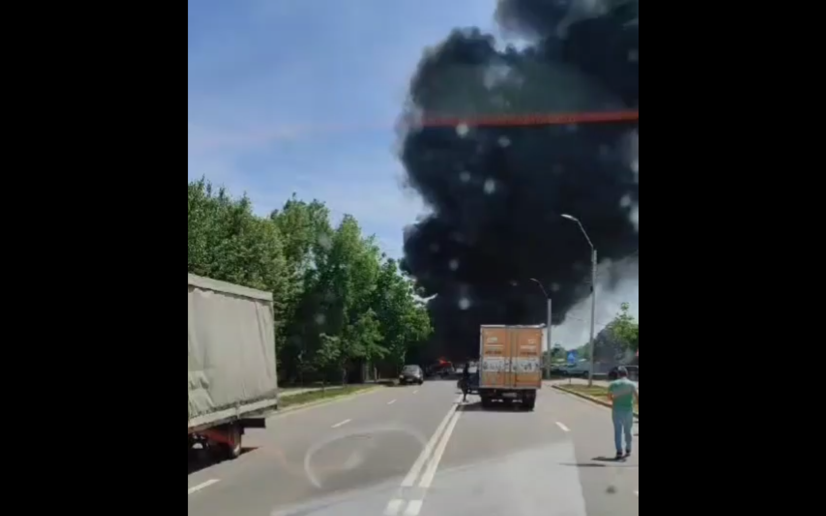 VIDEO: Incendiu la un service auto din Brăila