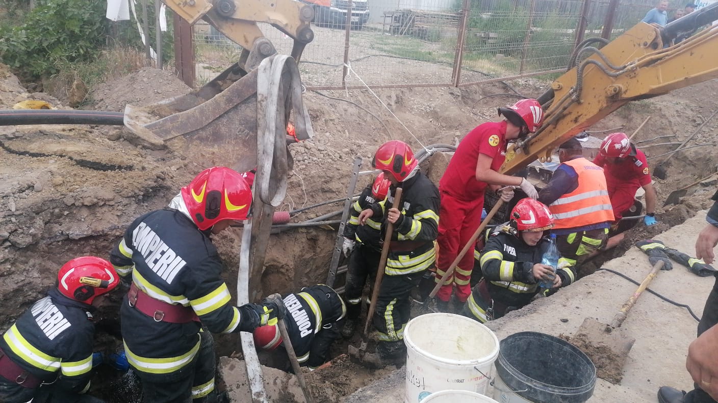VIDEO: A căzut pământul peste ei! Salvare dramatică la Brăila