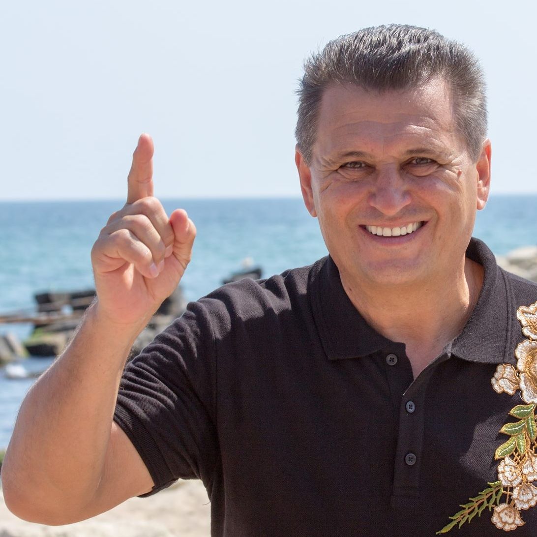 Gălăţeni, 3 seri suntem "pe sticlă", la Nea Mărin!