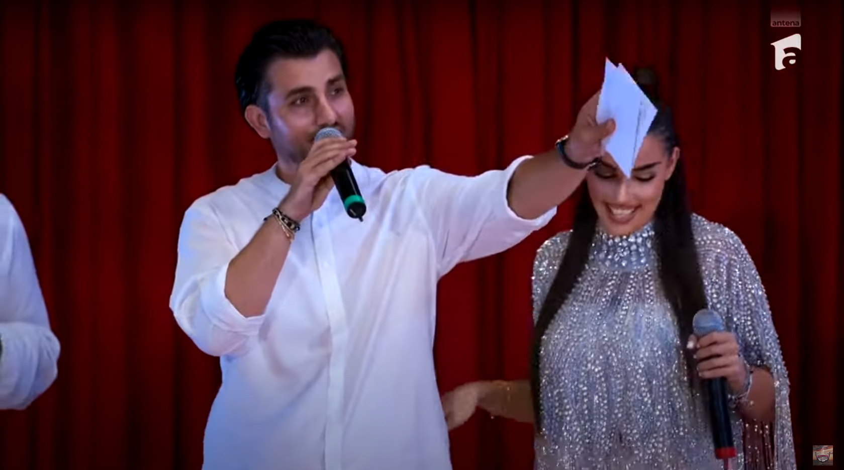 «Eu sunt gălăţean!» Iubitul lui Shondy, moment emoţionant pe scena de la Galaţi (VIDEO)