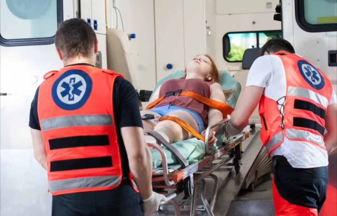 Șoc pentru o familie din Galați! Și-au găsit fata de 17 ani plină de sânge în casă