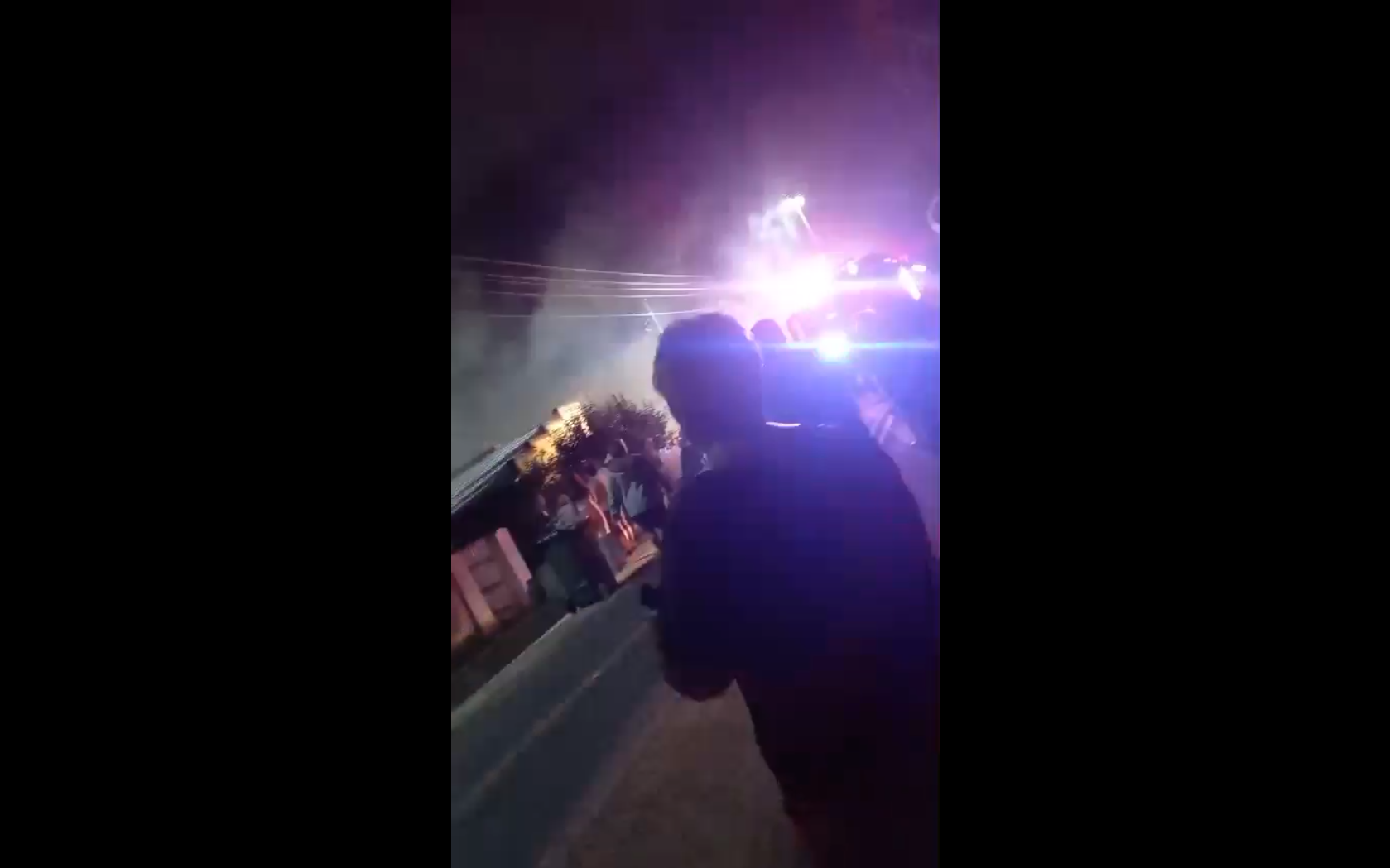 VIDEO: Incendiu devastator, în miez de noapte, în judeţul Galaţi
