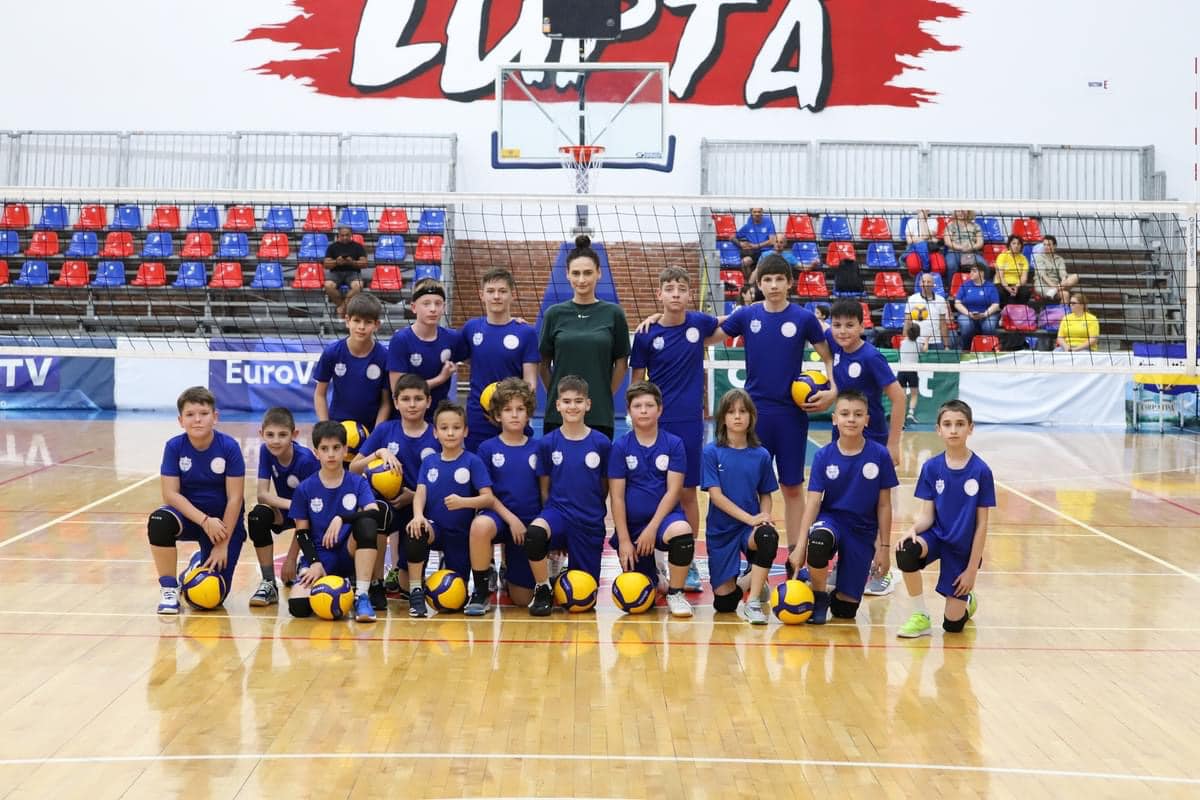 Cei mai mici voleibalişti de la CSM Arcada Galaţi s-au întors neînvinşi de la Bucureşti