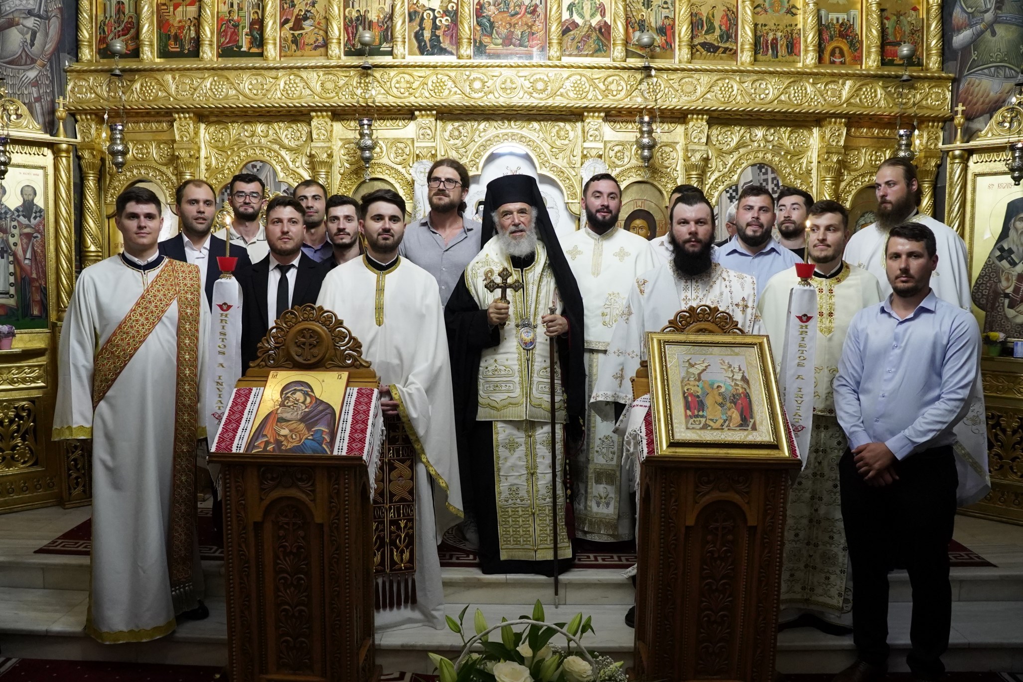 FOTO: Revedere emoţionantă, după 10 ani, la Seminarul Teologic Galaţi