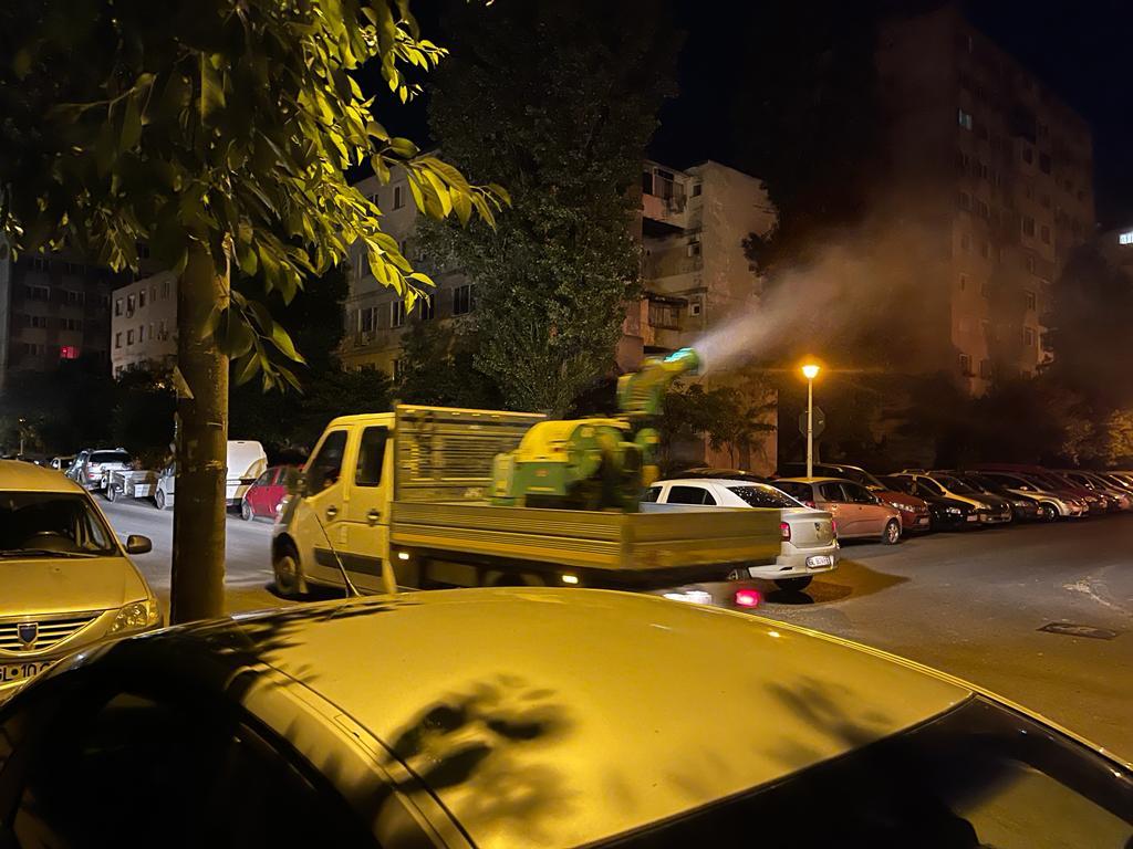 SP Ecosal Galați continuă campania de combatere terestră a insectelor zburătoare