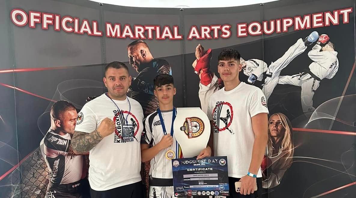 Trei medalii de aur şi una de bronz pentru sportivii gălăţeni de la NST Fighting Academy Gym, la Braşov