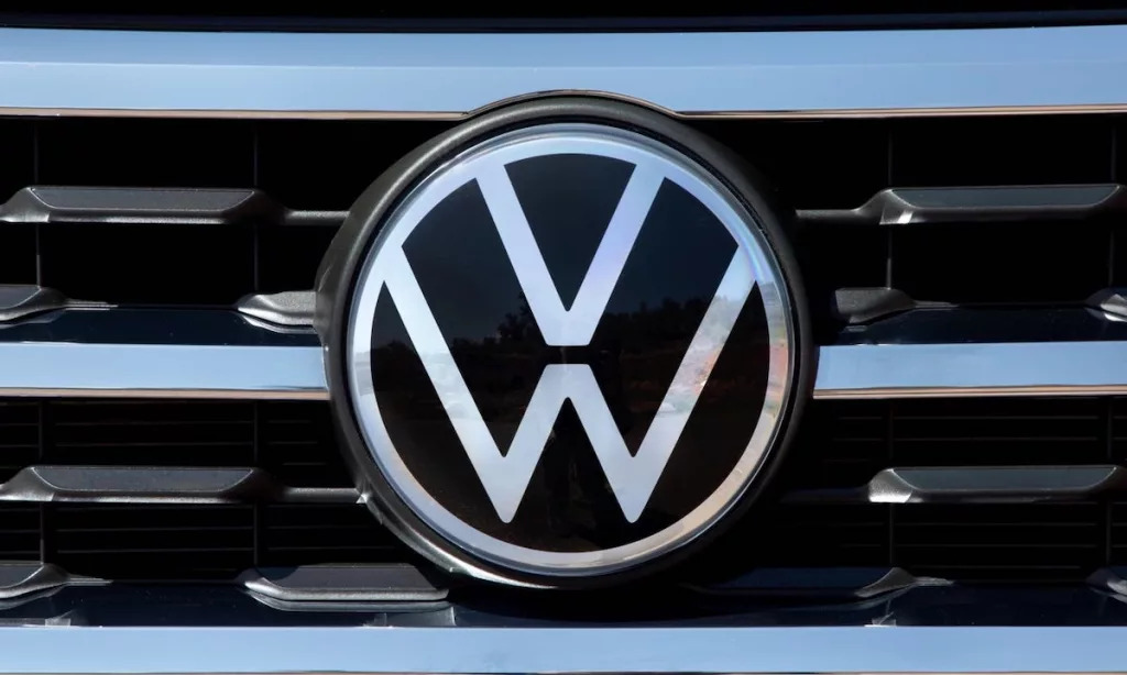 Acţiunile Volkswagen scad după o colaborare de 5 miliarde de dolari cu Rivian