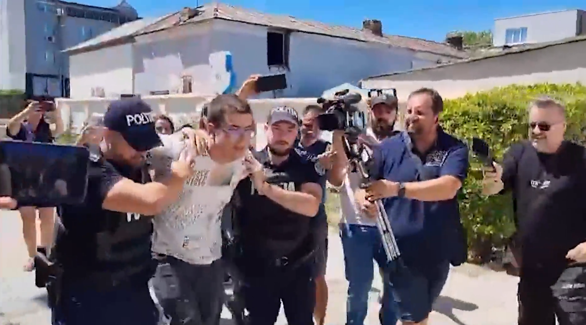 VIDEO: Profesor incendiat de un student nemulţumit de nota primită la examen, la Constanţa