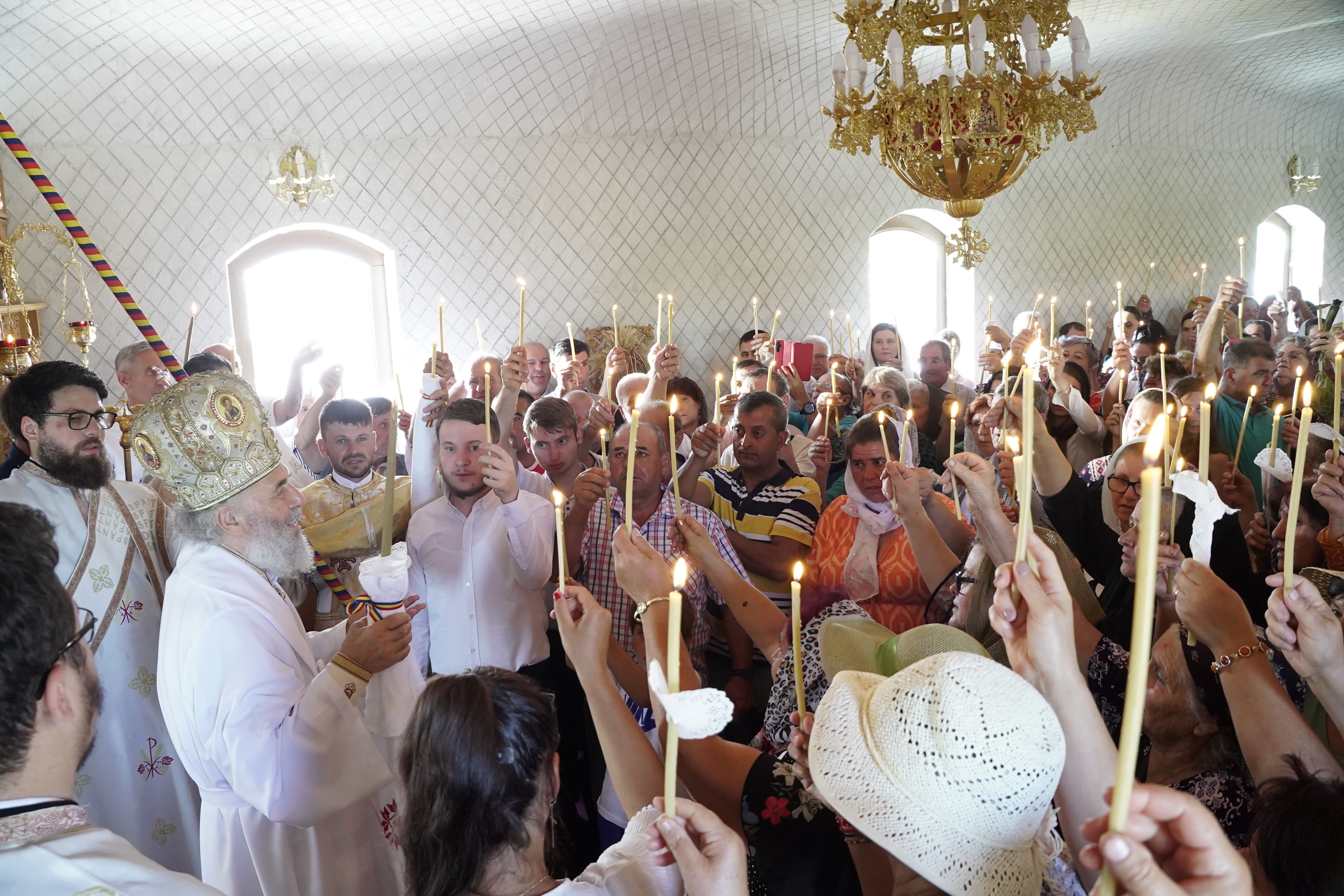 FOTO: Sfinţirea bisericii din localitatea Ghingheşti, judeţul Galaţi