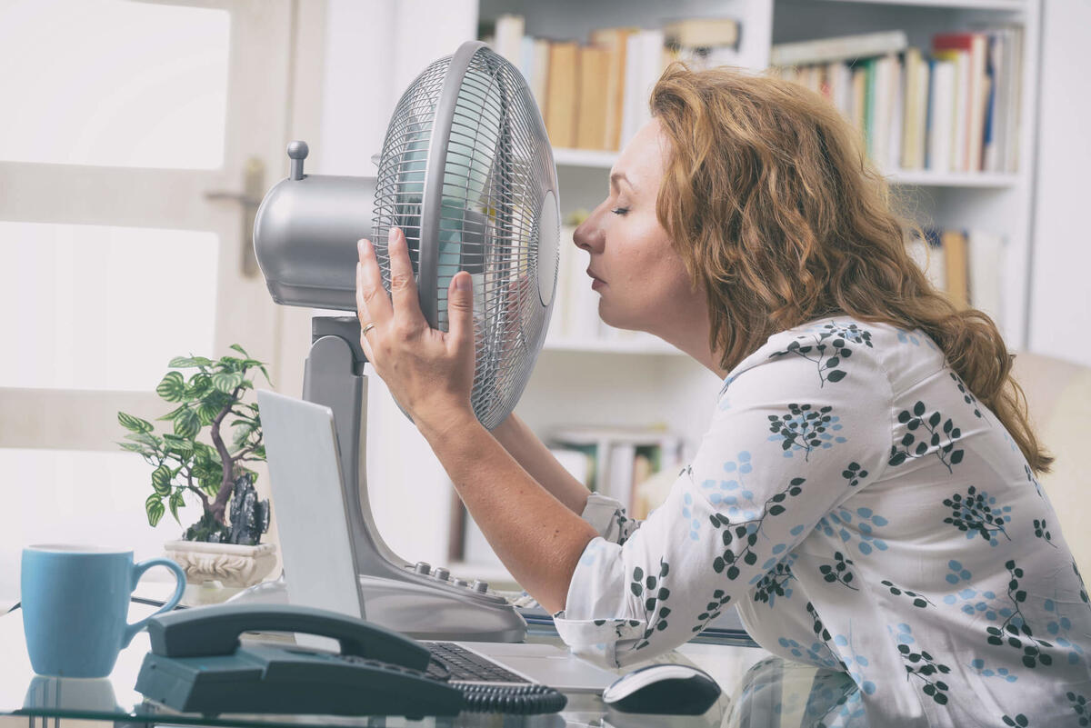 Românii, mai puţin productivi la muncă pe timp de caniculă