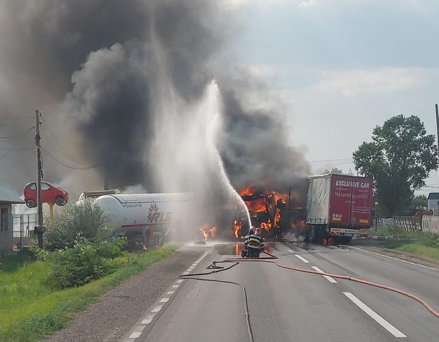 VIDEO: Cisternă cu propan și TIR, accident la Baldovinești (UPDATE)