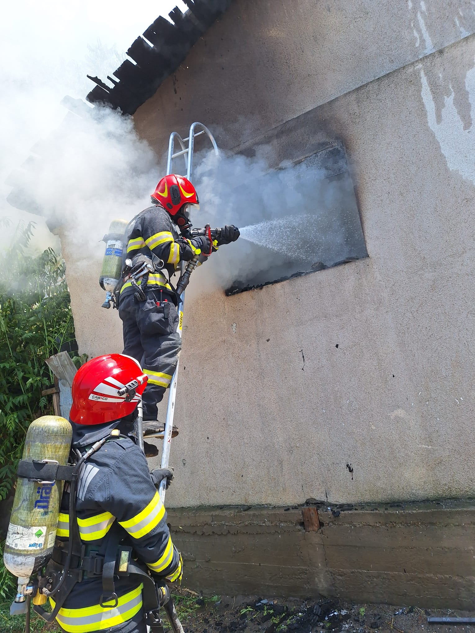VIDEO: Incendiu pe str. Valea Calicilor din Galați