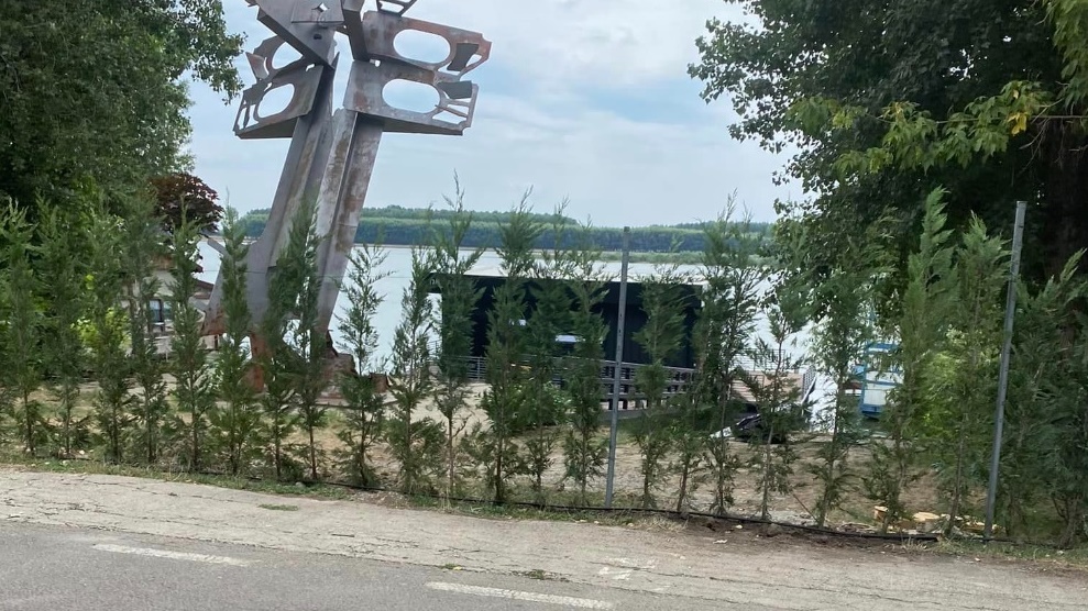 Spaţiu public împrejmuit ilegal pe Faleză
