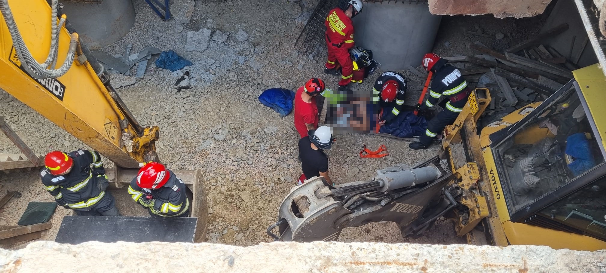 Galaţi: Muncitor căzut de la înălţime în interiorul unei barje