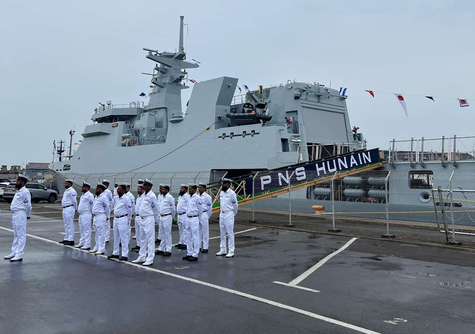 Ceremonie de livrare cu onoruri militare pentru noua navă de război construită la Galaţi pentru Marina pakistaneză