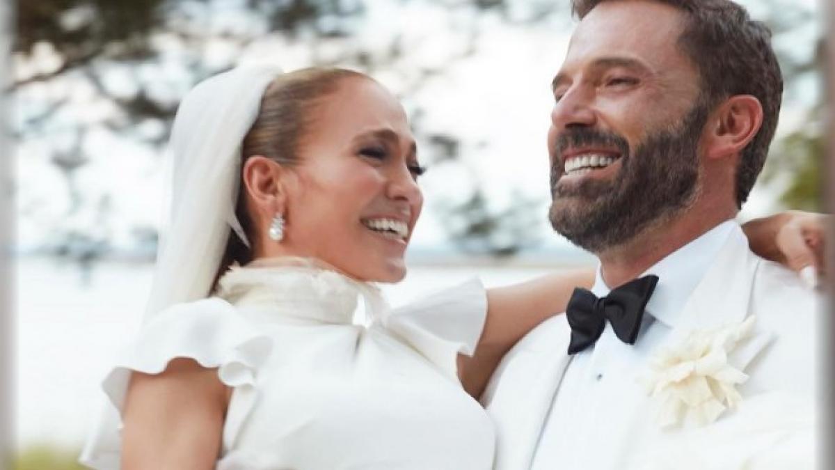 Jennifer Lopez şi Ben Affleck divorţează. Artista a depus cererea