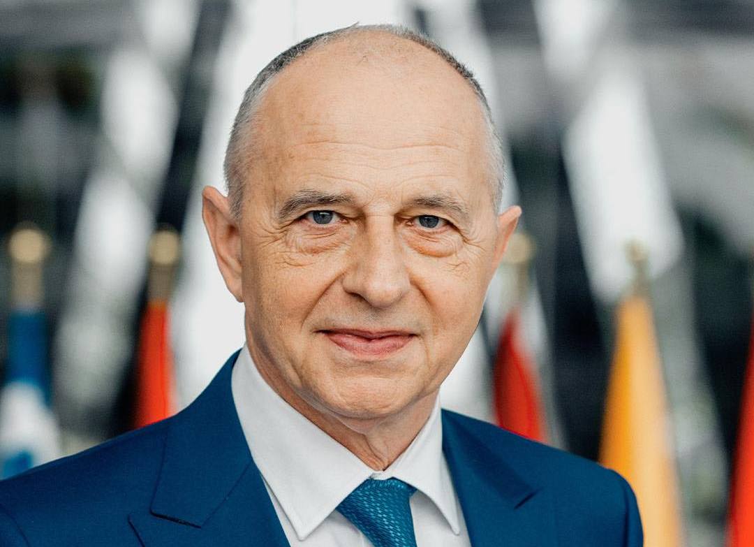 Mircea Geoană a demisionat din funcţia de Secretar General Adjunct al NATO