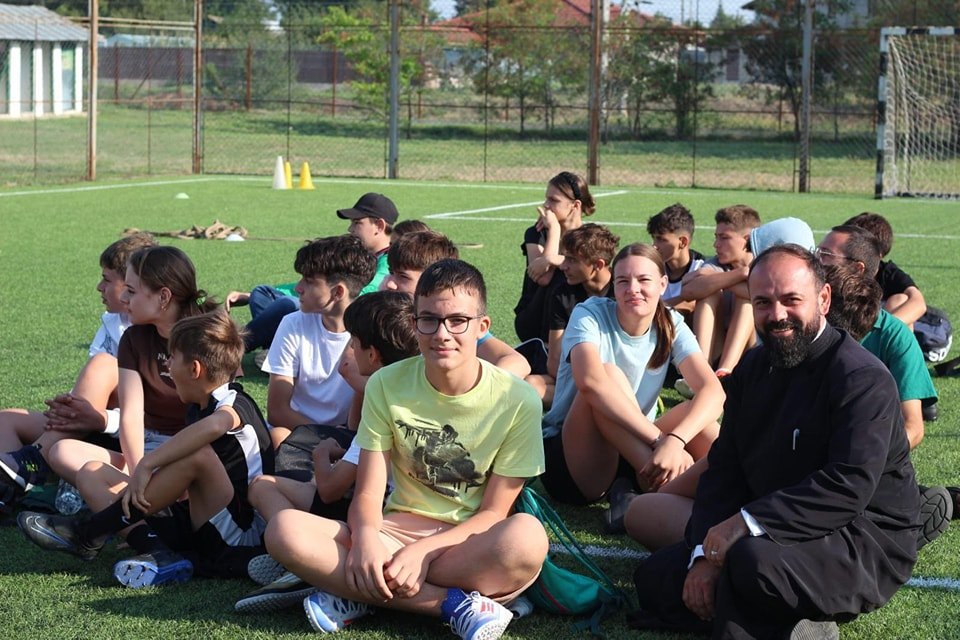 FOTO: Tabăra de vară "Credinţă, sport şi comuniune", în Parohia Vameş