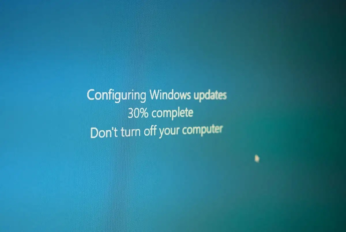 Microsoft va impune actualizarea PC-urilor cu Windows 11 la versiunea 23H2