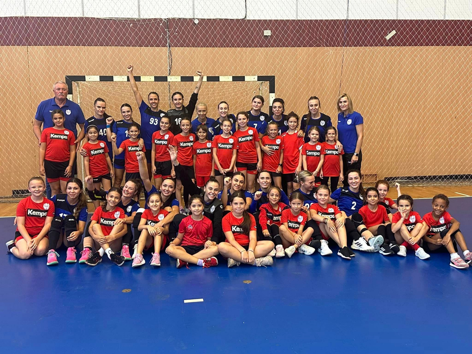 Victorie de încălzire pentru handbalistele de la CSM Galaţi