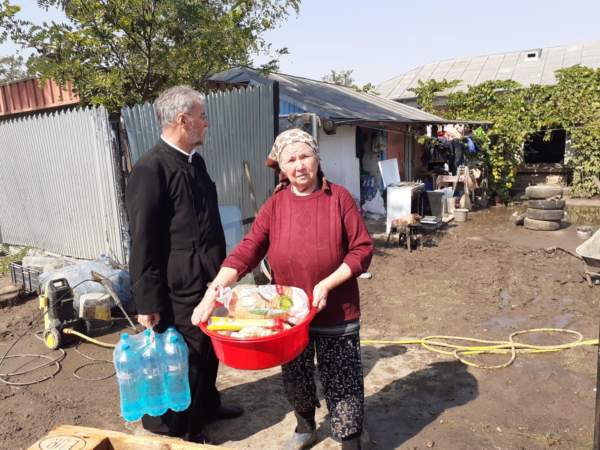 Donaţii în bani pentru sinistraţi! Conturi în lei şi euro deschise de Arhiepiscopie