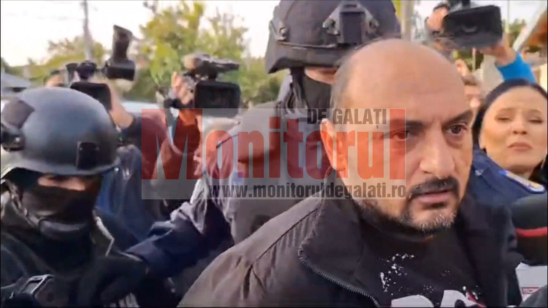 Brăila: Inculpatul în cazul uciderii doctoriţei stomatolog, adus cu mascaţii la casa pusă sub sechestru (VIDEO)