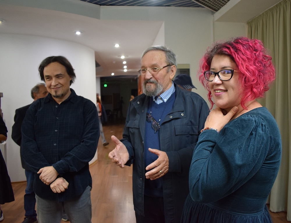 FOTO: Cunoscutul sculptor ieşean Dan Covătaru expune la Muzeul de Artă Vizuală din Galaţi