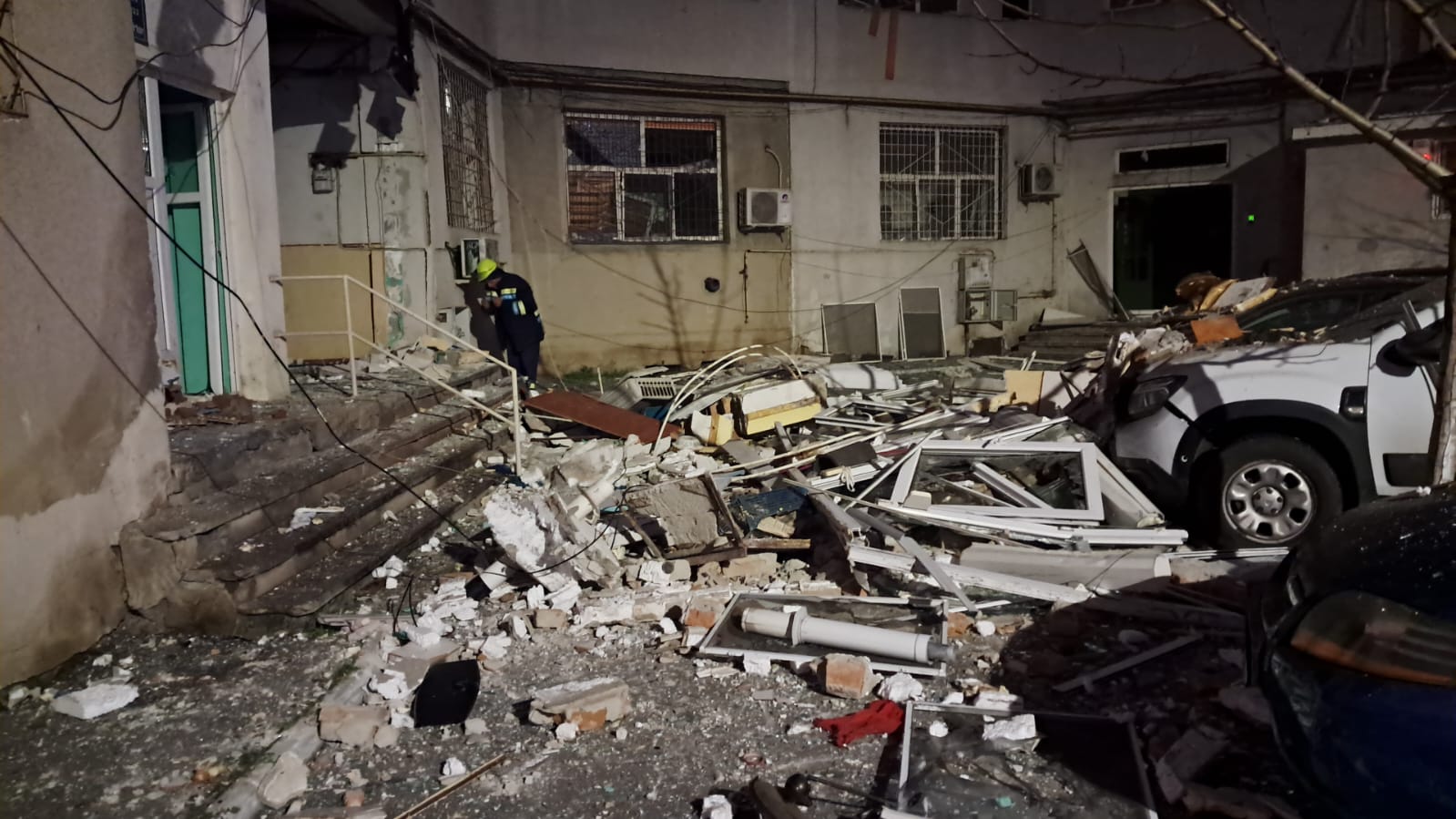 FOTO/VIDEO: Explozie într-un bloc de locuinţe pe Calea Galaţi din municipiul Brăila (UPDATE)