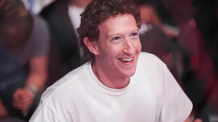 Mark Zuckerberg pune accent pe „energia masculină” şi renunţă la politica diversităţii în corporaţii