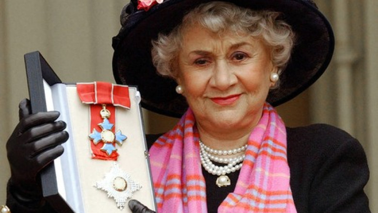 A murit celebra actriţă Joan Plowright