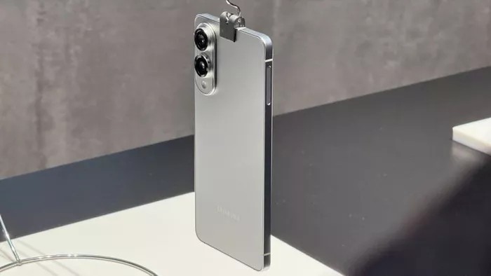 Samsung a dezvăluit S25 Edge