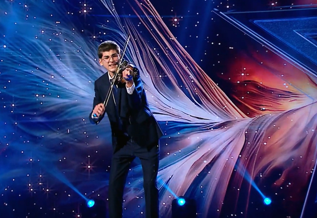 Românii au talent: La doar 15 ani, Seby de la Galaţi, a uimit juriul