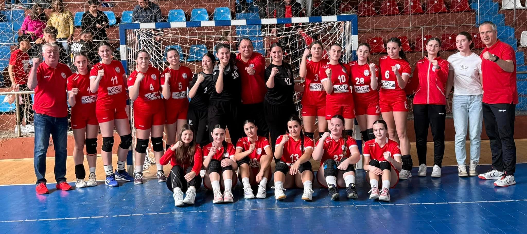 Handbal juvenil: Junioarele 2 de la CSM Galaţi au câştigat derbiul pentru primul loc. Victorii şi pentru ACS Lucian Bute şi Viitorul Oţelul pe 8 Martie