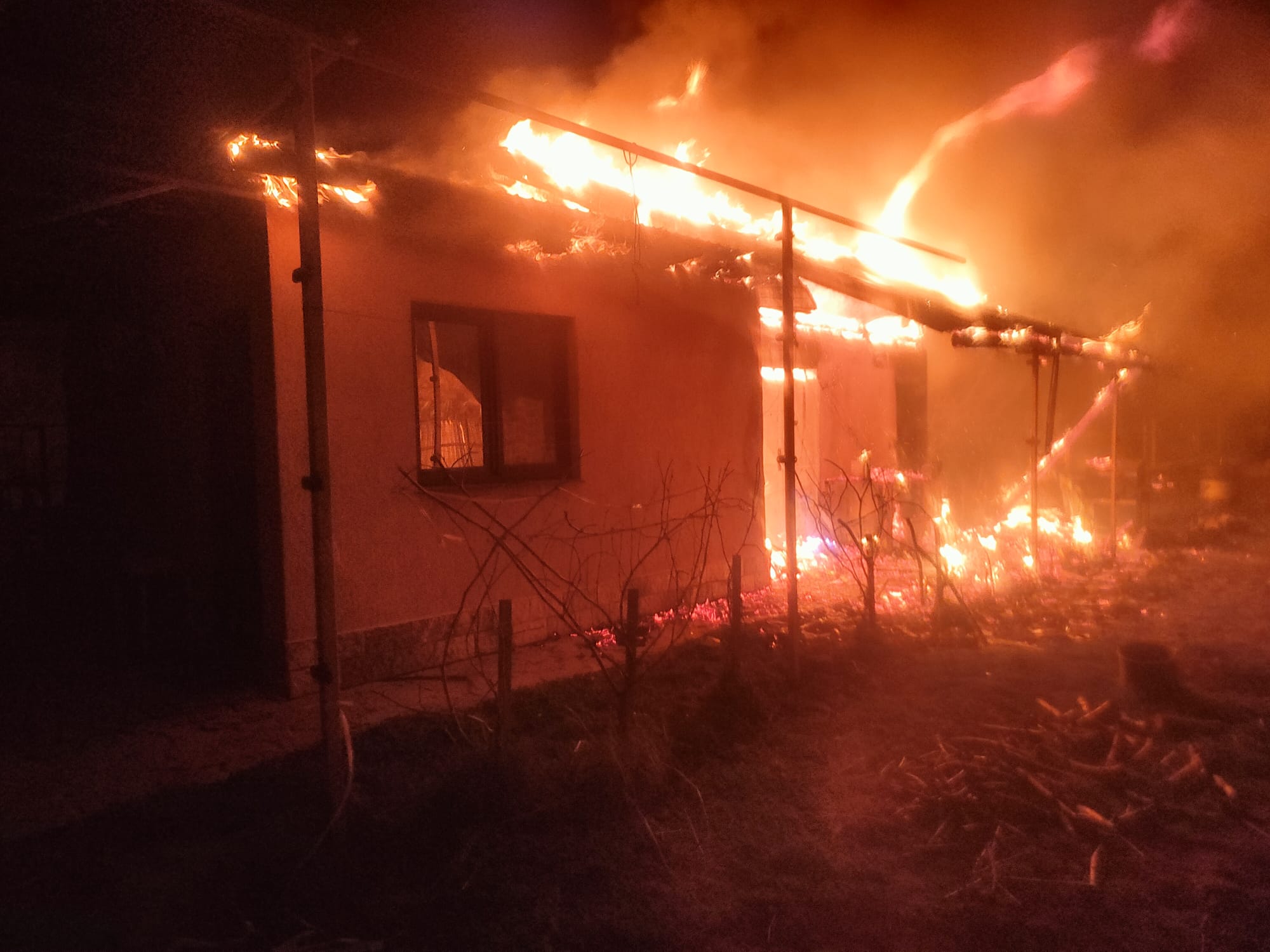 Incendiu la Vânători de la un scurtcircuit